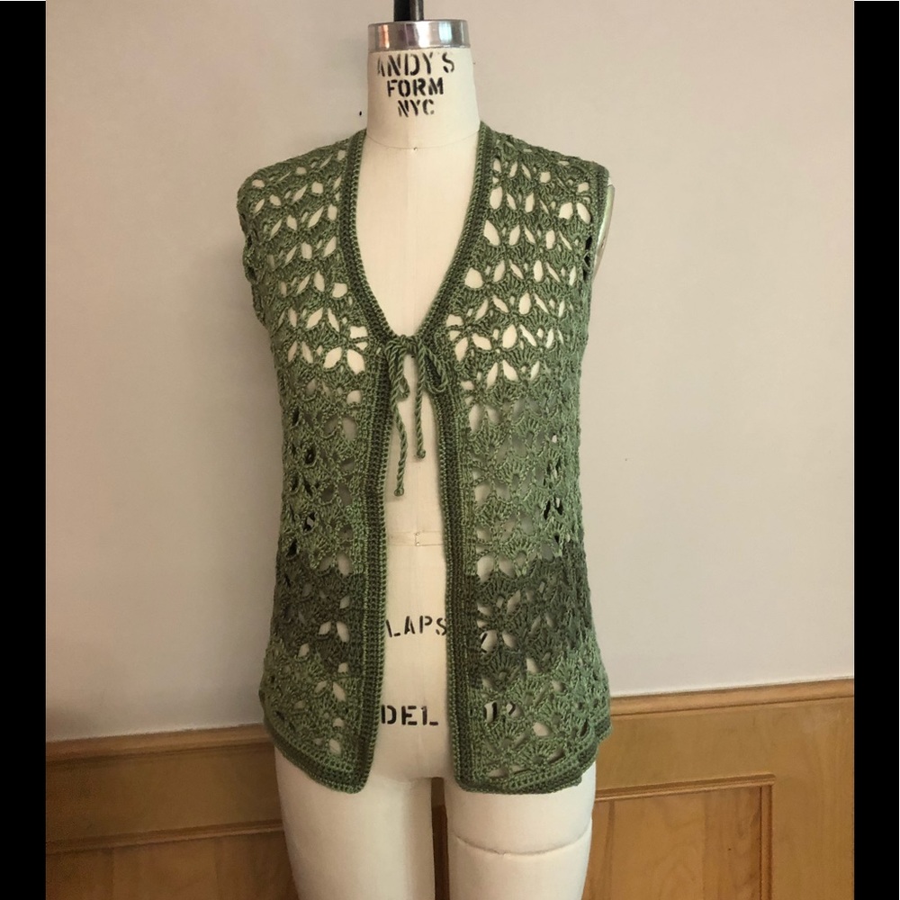 Hand crotchet vest